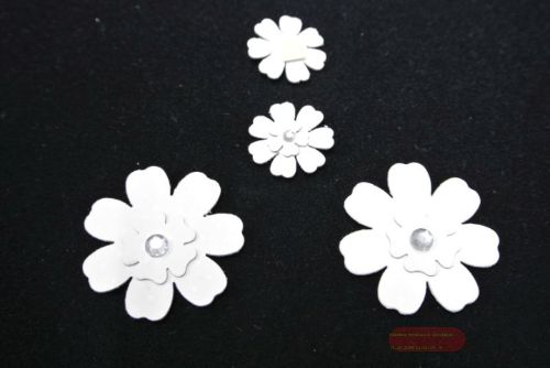 Bild von Blume, flach mit Perle 20/35mm, weiss