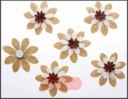 Bild von Filz, Blume 60mm mit Klebepunkt, beige