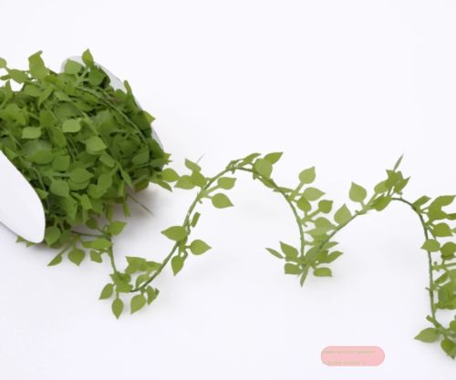 Bild von Girlande, 7m/ 15mm - Rosenblätter, hell-d'grün 60