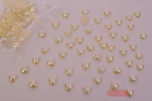 Bild von Perlen, halbe Herzen 1cm - VE100, weiss